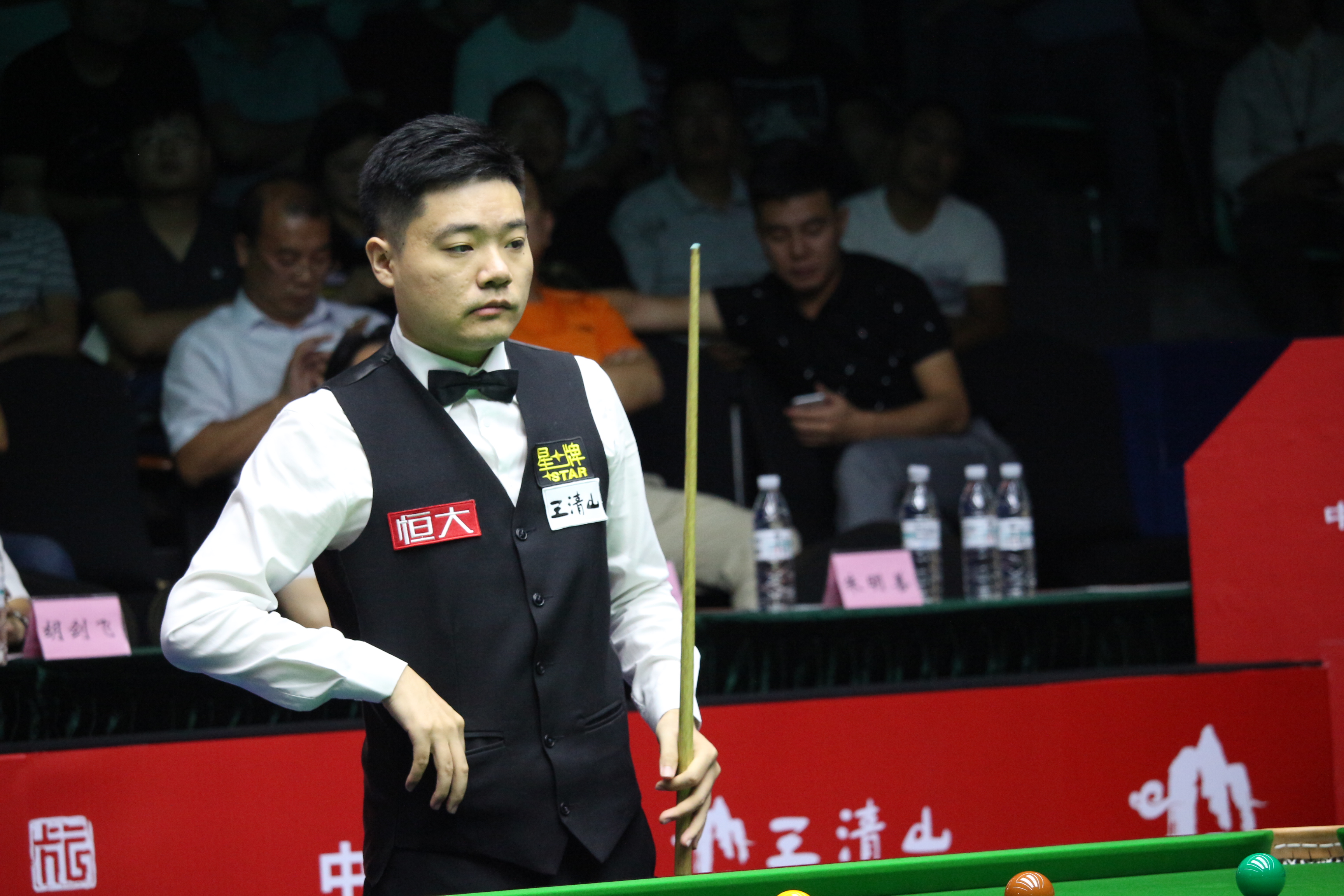 绽放出耀眼 绽放出耀眼